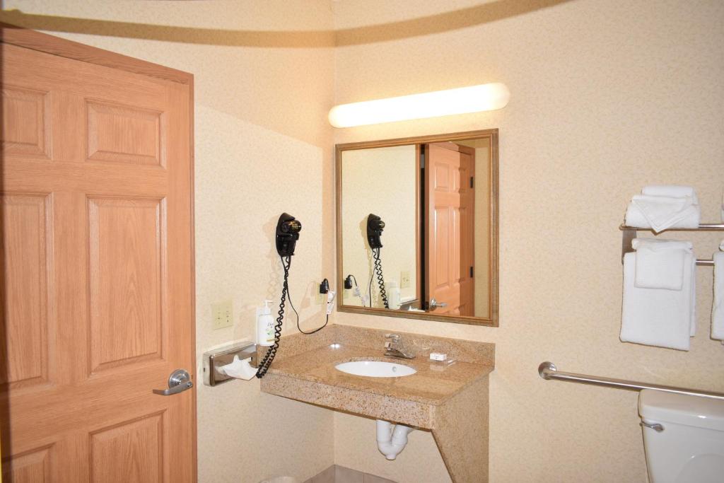 Wingate by Wyndham Youngstown - Austintown - 2 Queensize-Betten, Mobilität Zugänglich