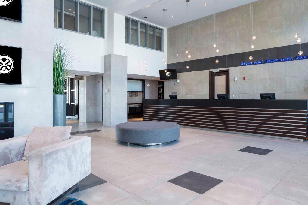 Vstupní hala nebo recepce v ubytování Sandman Signature Prince George Hotel