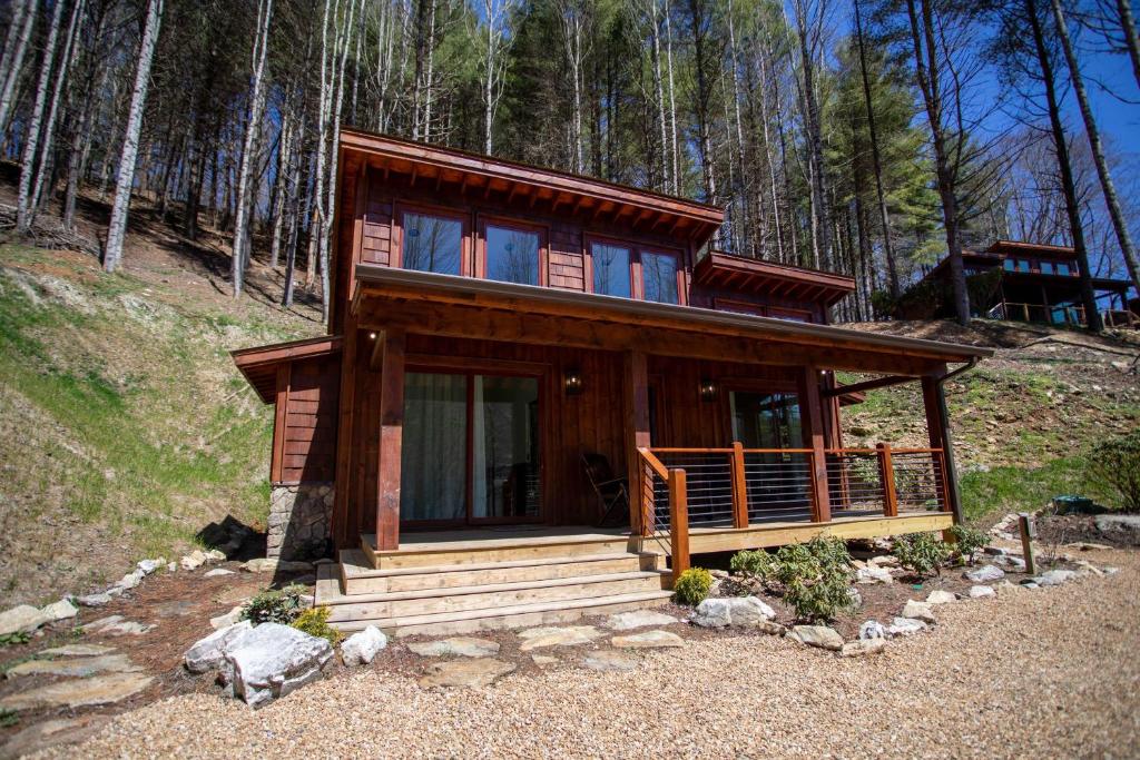 Hook Wine and Sinker at Eagles Nest, Banner Elk (updated prices 2024)