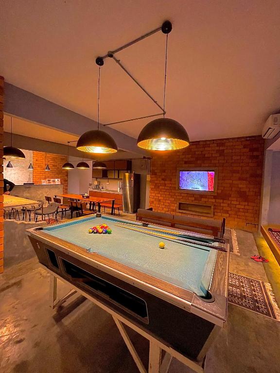 Biliár nebo kulečník v ubytování Arch Dormitorio Cenang