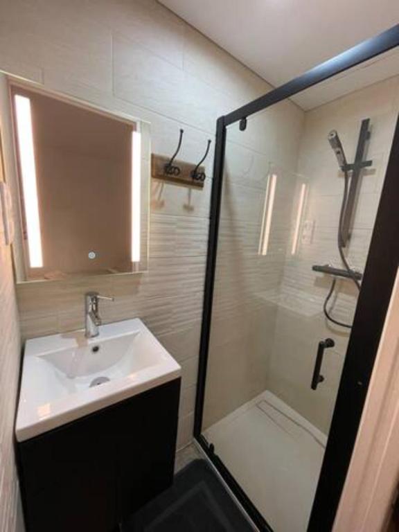 L'escale Niortaise - Centre-ville - 10mn Gare - WIFI - Netflix - 8