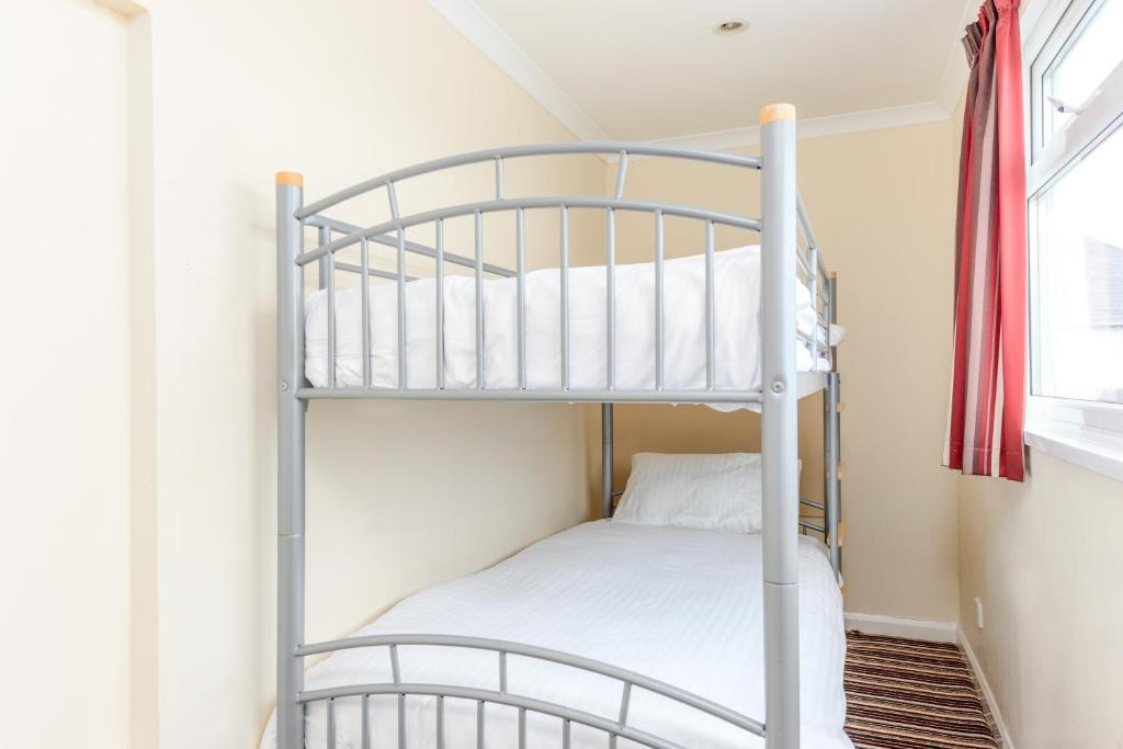 Barrowfield Hotel - Family Room