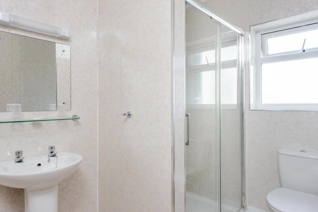 Barrowfield Hotel - Classic Triple Room