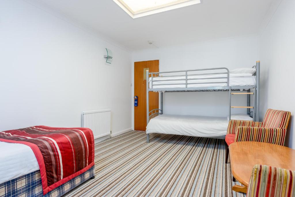 Barrowfield Hotel - Large Family Room