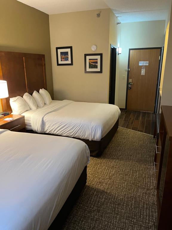 Wingate by Wyndham Pittsburgh West Mifflin photo