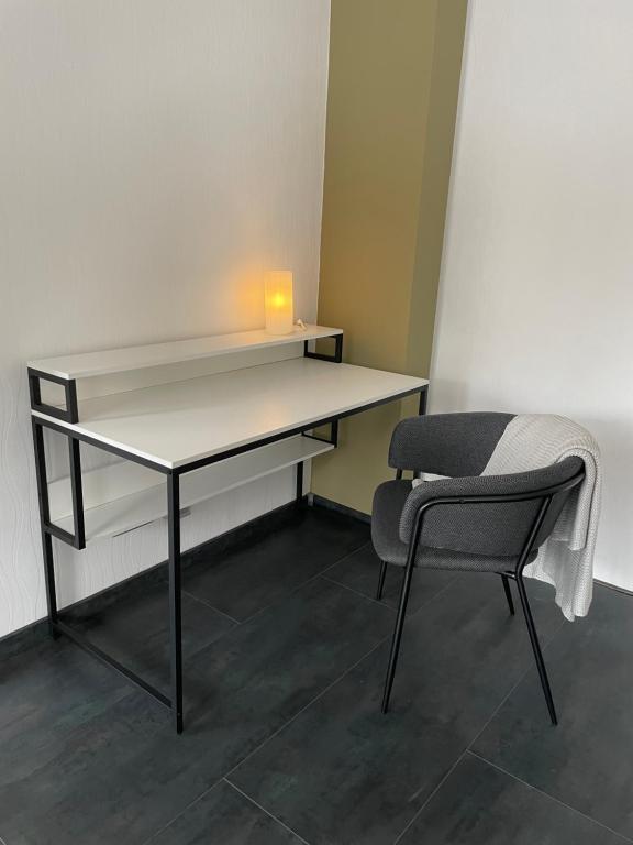 Fotografie z fotogalerie ubytování TruRetreats Design Loft für 8 Personen I Riesige Küche I eCharger I 65z SmartTV I 150qm v Hamburku