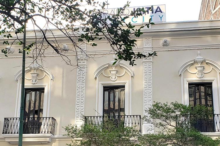 Budova, kde se hotel nachází