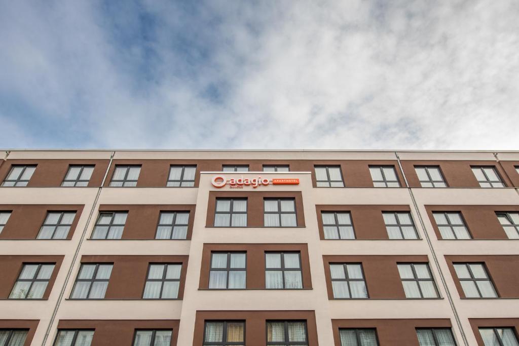 Budova, kde se aparthotel nachází