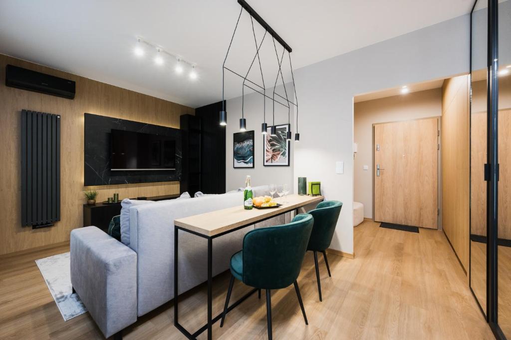 Kuchyňa alebo kuchynka v ubytovaní Tauron Arena Apartment with Garage - Kraków Lema