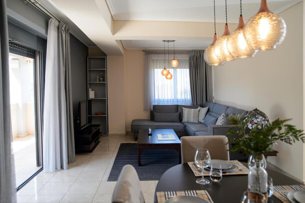 Lagonisi luxurious residence Nelly's house - Housity