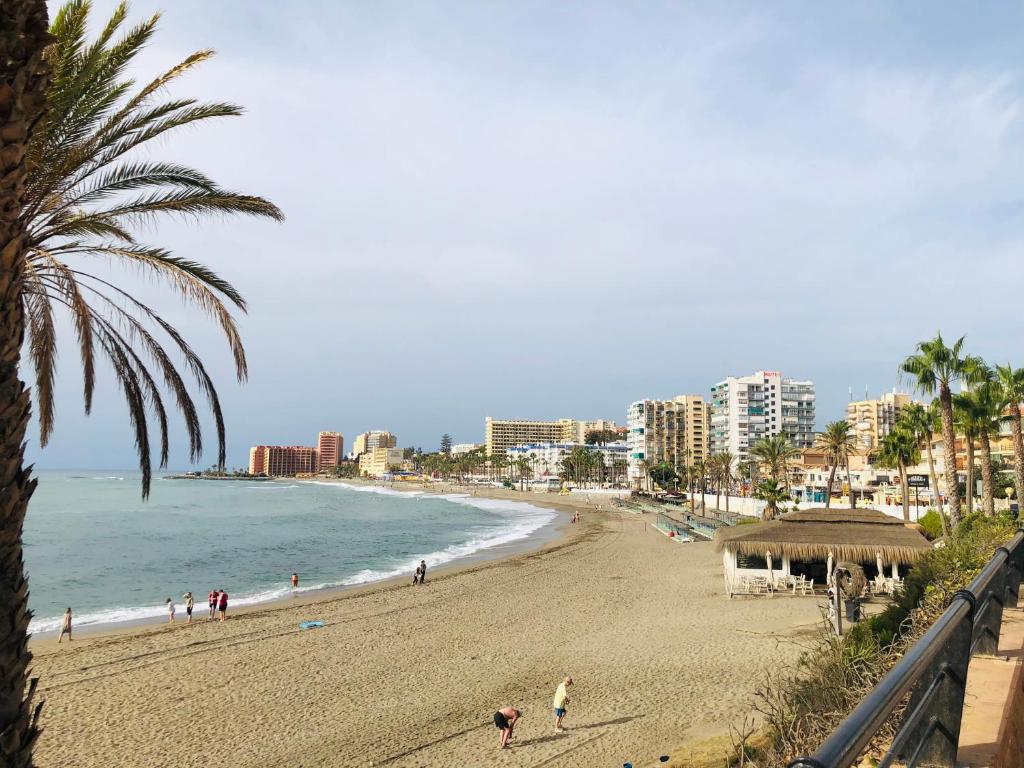 Luxury beachfront apartment in Benalmadena Costa, Benalmádena ...