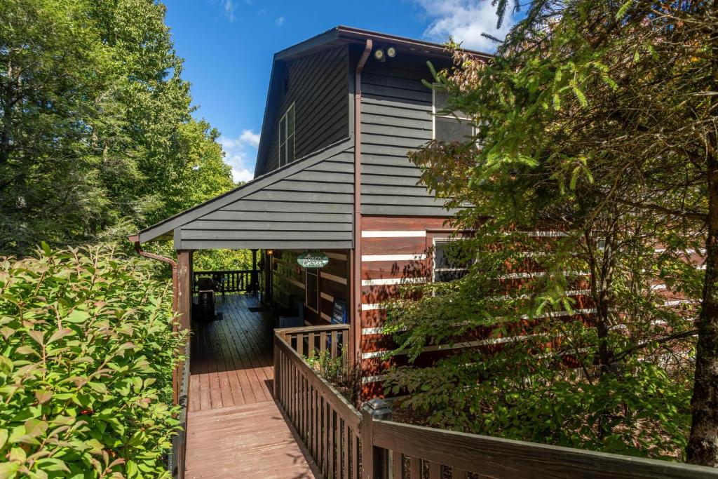 Amen Corner - Three-Bedroom Holiday Home