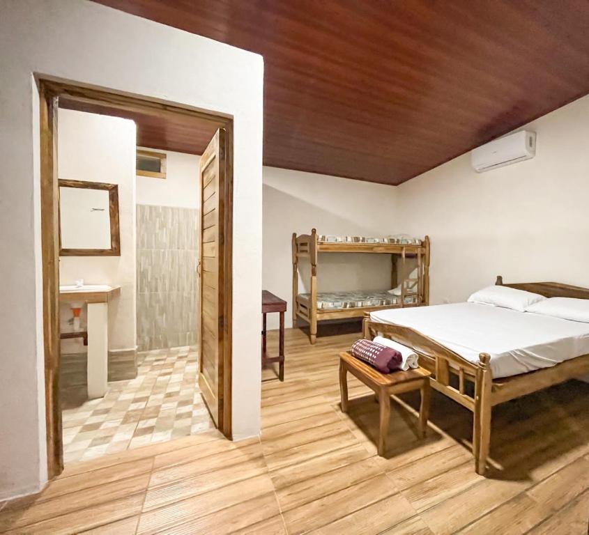 Badaboom Hostal & Surf - Comfort Quadruple Room