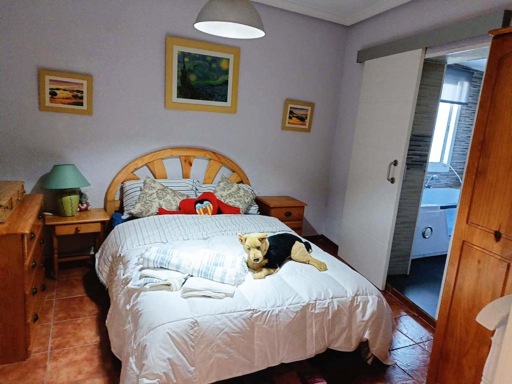 Posteľ alebo postele v izbe v ubytovaní Beautiful quiet house with private pool in City of Music Lliria,22 minutes from valencia