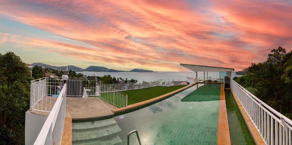 Rossarin Sea View Patong - Resim 45