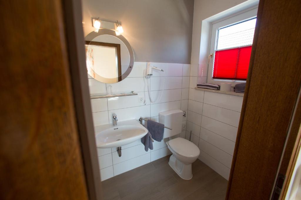 Koupelna v ubytování Hotel Bauer garni