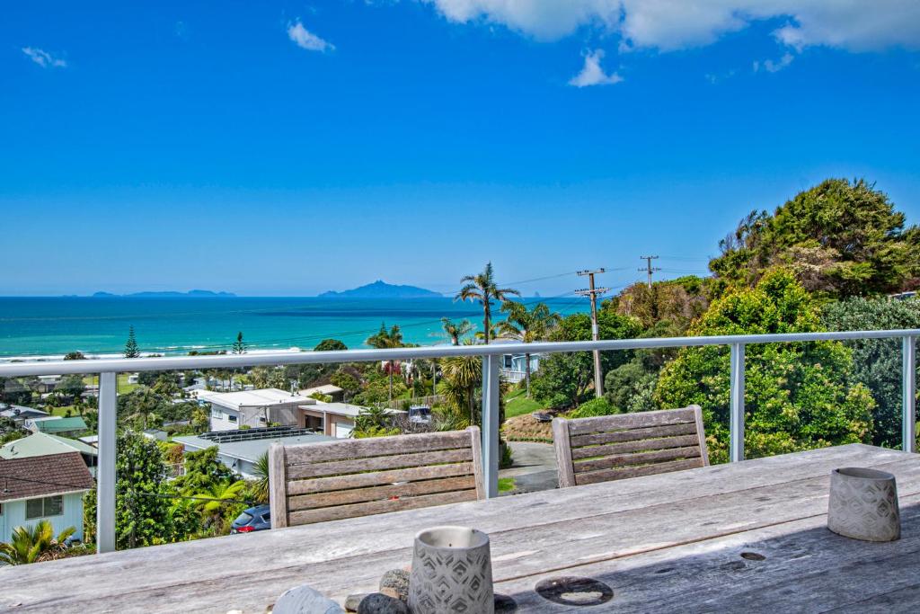 Surfers Lookout - Waipu Cove Holiday Home, Waipu – Updated 2024 Prices