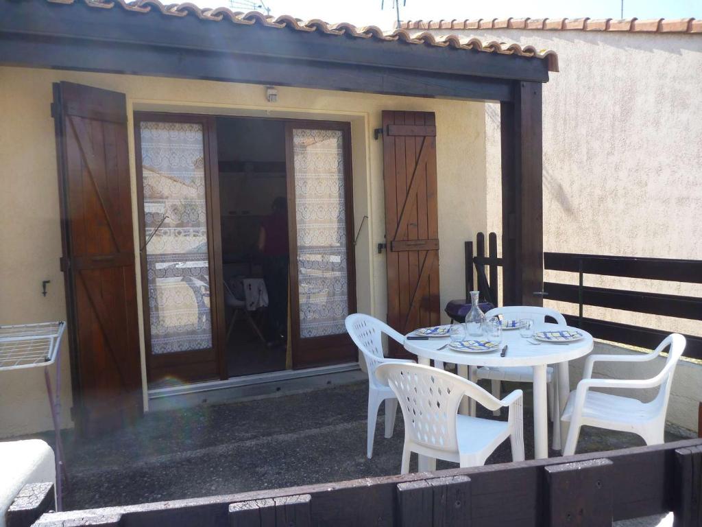 Photo de la galerie de l'établissement Maison 3 pièces avec terrasse et parking, proche plage, Marseillan Plage, animaux acceptés - FR-1-387-127, à Marseillan