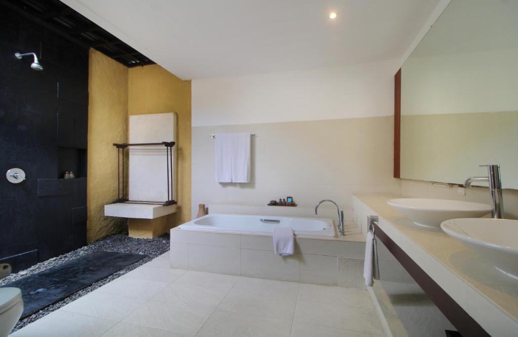 Koupelna v ubytování Sagara Villas and Suites Sanur by AHM