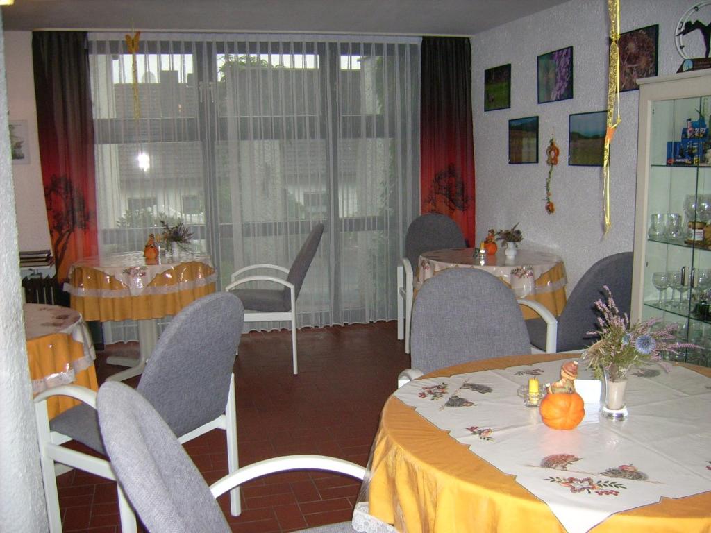 Restaurace v ubytování Gästehaus Hochrhönblick