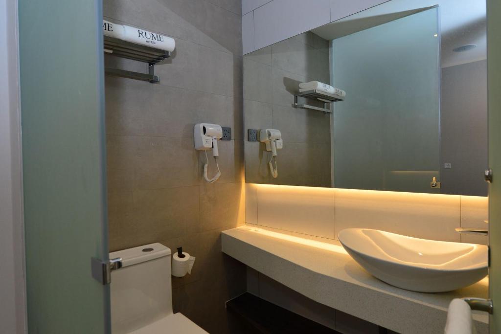 Koupelna v ubytování Rume Hotel