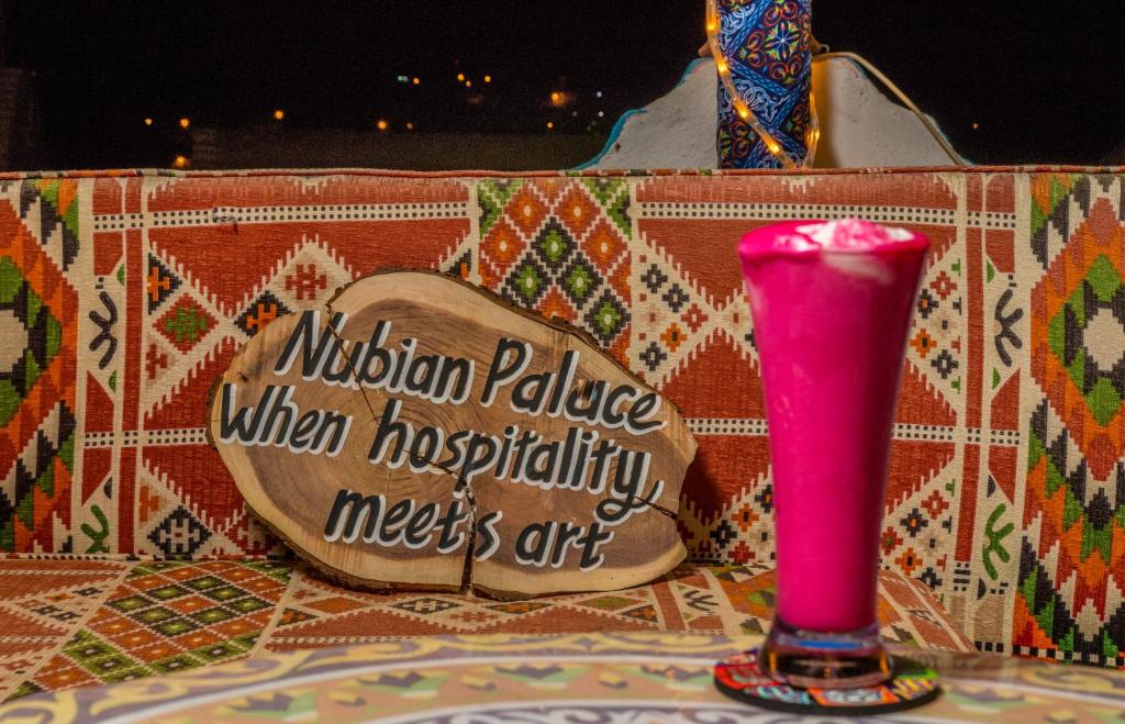 Certifikát, hodnocení, plakát nebo jiný dokument vystavený v ubytování Nubian palace - by kerma hospitality