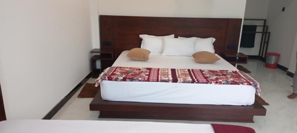 Ella Odyssey Inn - 2