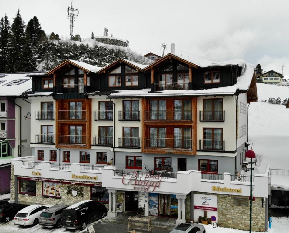 Budova, kde se hotel nachází