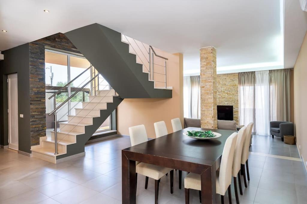 Villa Delgado Alves - Housity