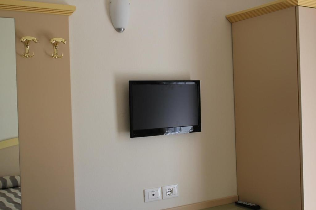 TV a/nebo společenská místnost v ubytování Hotel Marina