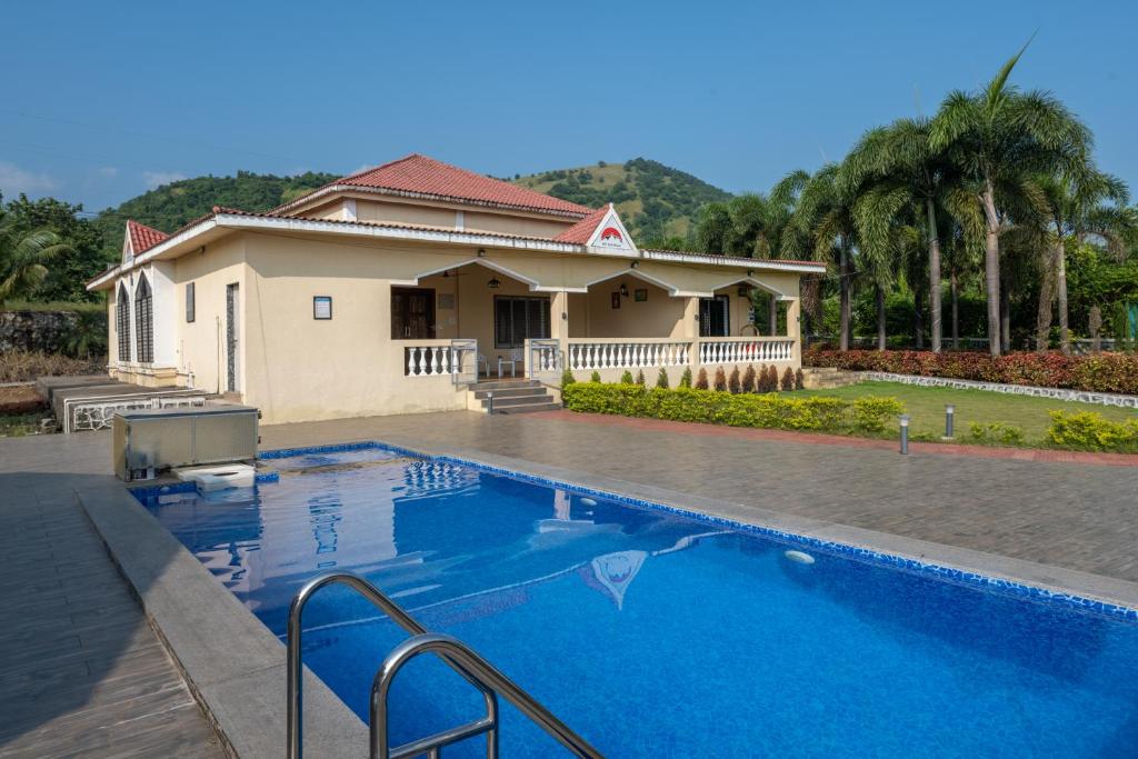 HillRock Resort & Villas, Neral-Karjat - Villa With Private Pool