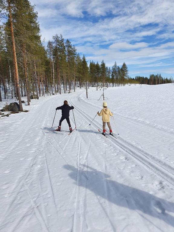 Stuga i Storklinten v zimě