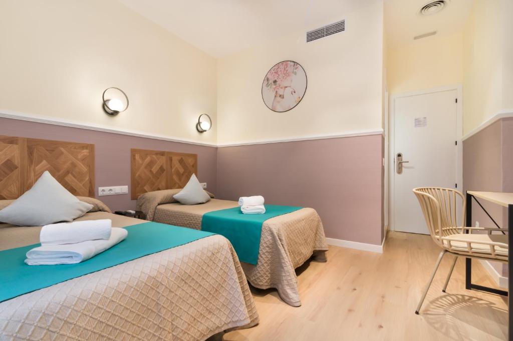 Hostal Evoke Madrid - Superior Doppelzimmer Mit Zwei Einzelbetten