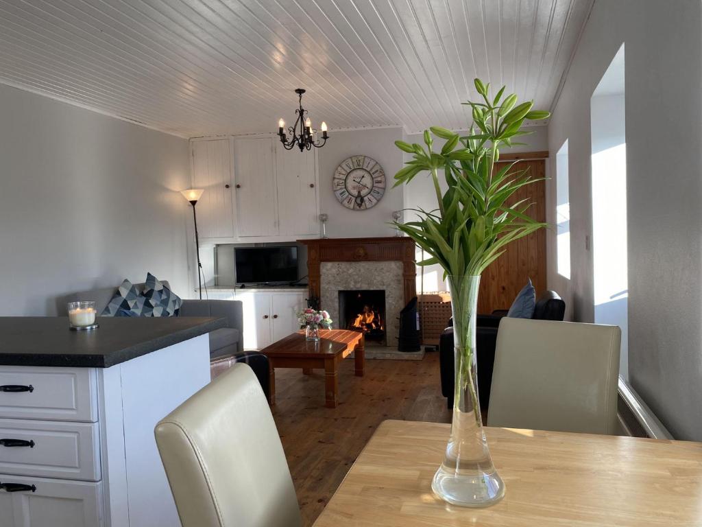 TV a/nebo společenská místnost v ubytování Cottage 433 - Ballyconneely