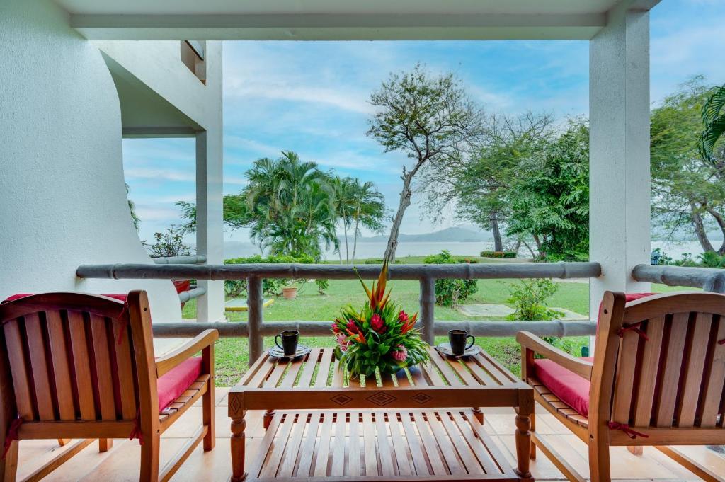 Tropical Flamingo Marina Cove with Beach Access, Playa Flamingo