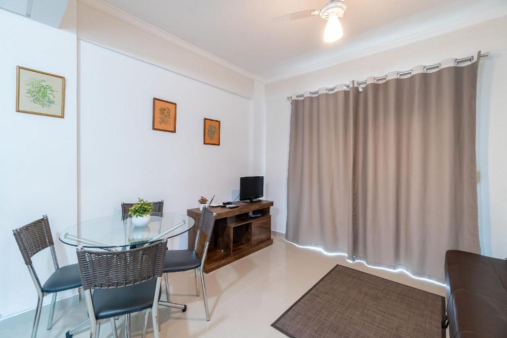 Apto Pertinho da Avenida da Praia de Bombas - 2 dorms 4 pessoas