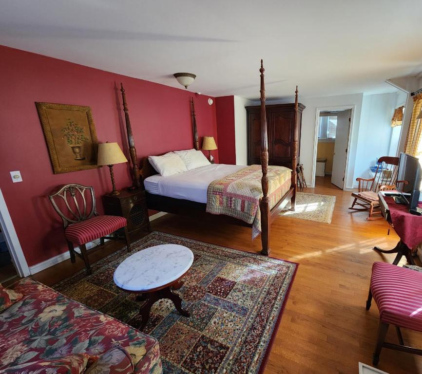 Postel nebo postele na pokoji v ubytování Arlington Inn & Spa
