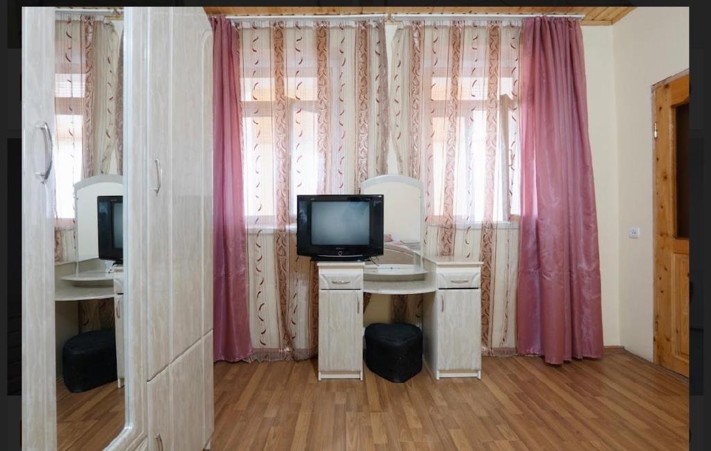 TV a/nebo společenská místnost v ubytování Mestiatour Guest House