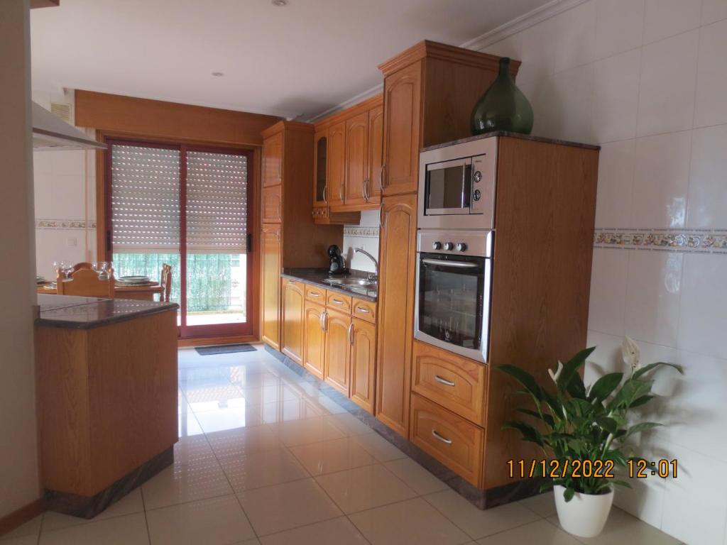 A kitchen or kitchenette at RECUNCHO DA LUZ