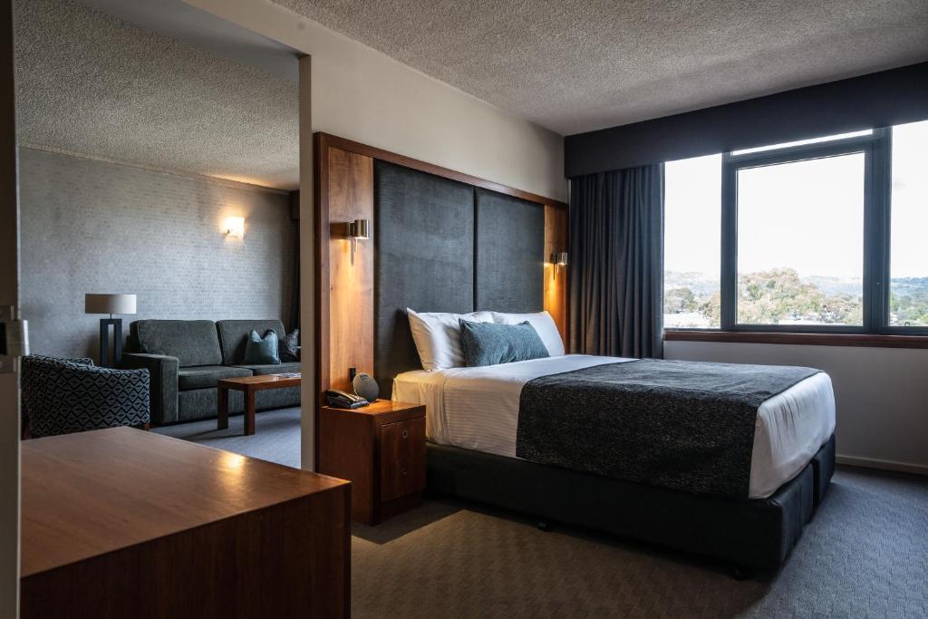 
Executive Suite with Spa Bath
