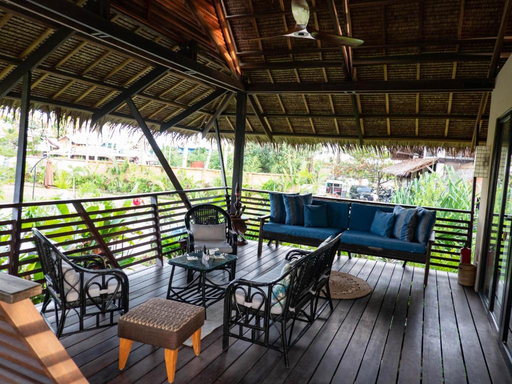Posezení v ubytování Kaimana Resort Siargao