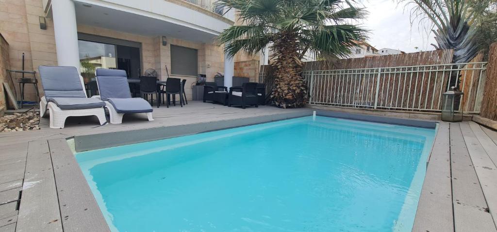 Bazén v ubytování Amdar Holiday Apartments with private pools nebo v jeho okolí