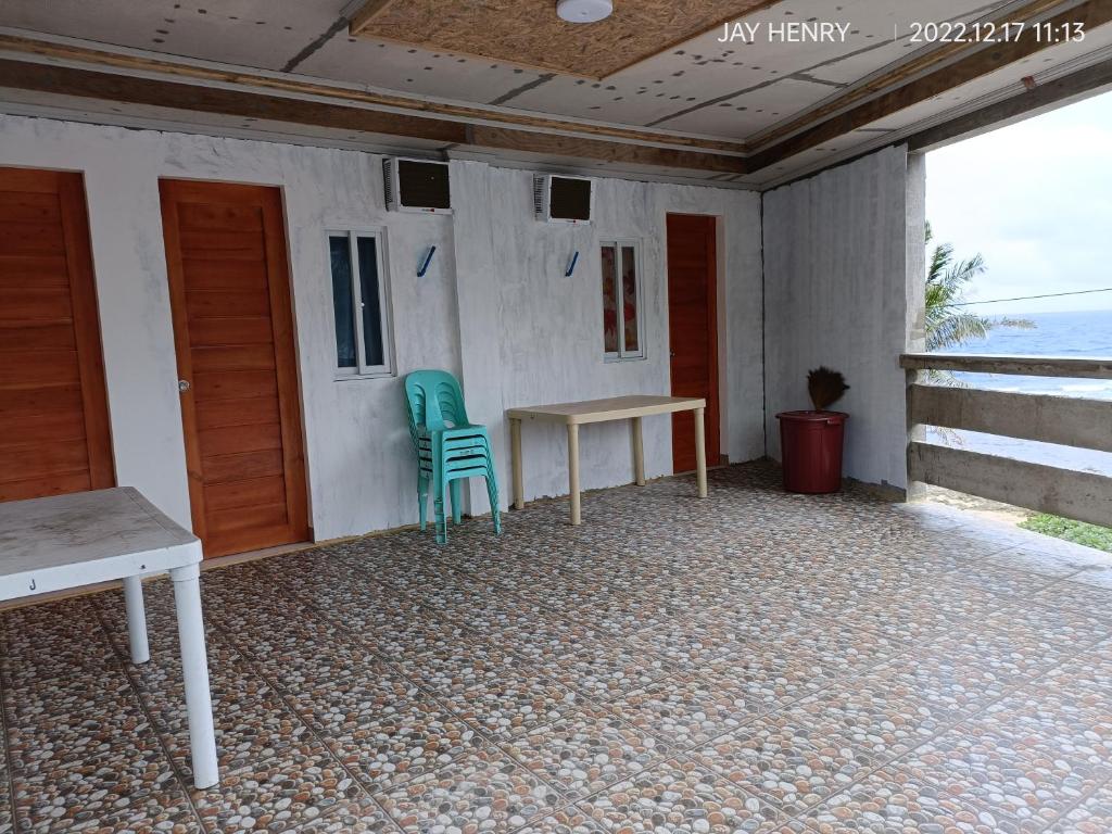 Balkón nebo terasa v ubytování Ocean View Room Jay Henry's Transient House