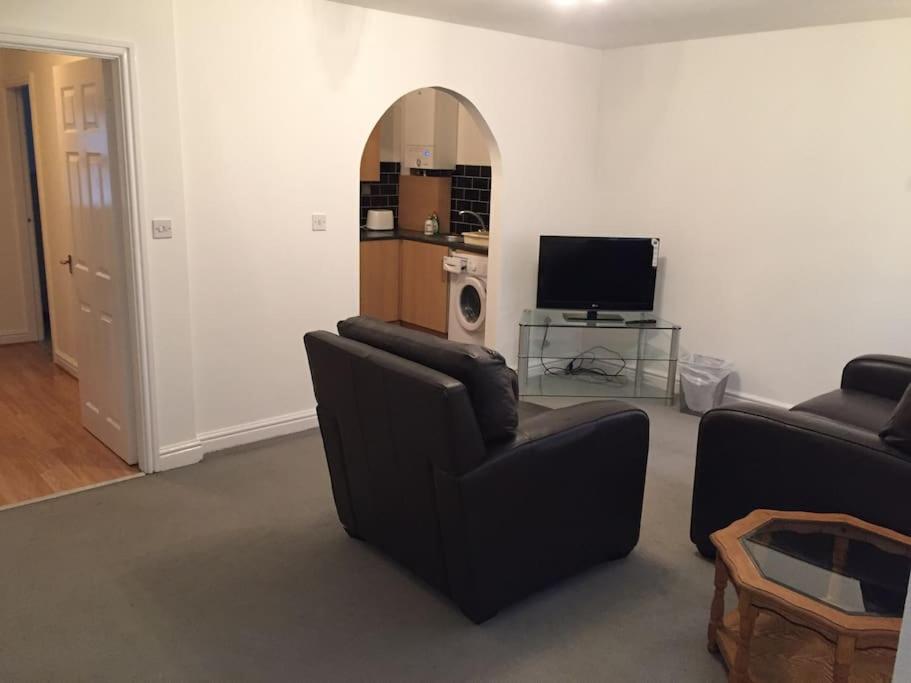 Ground Floor, 2 Bed Apartment With Off Road Parking, Manchester