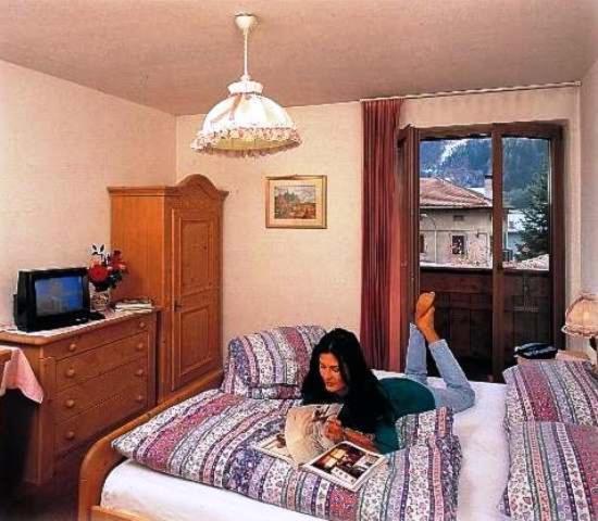 TV a/nebo společenská místnost v ubytování Sport Hotel Sass Maor