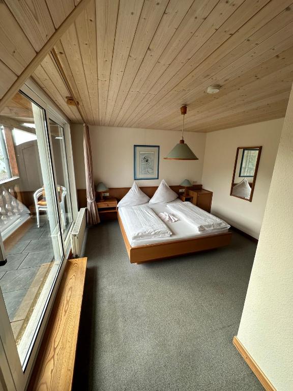 Mike‘s Mosel Lodge - Deluxe Double Room With Balcony