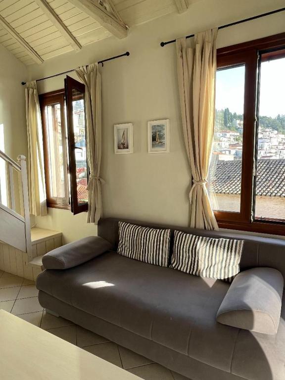 Posezení v ubytování Poros endless view apartment