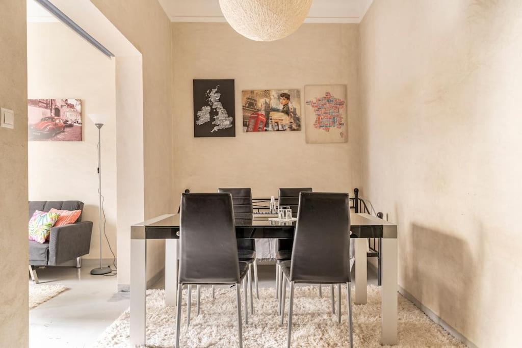 Posedenie v ubytovaní Cute full apt w/backyard in Paleo Faliro