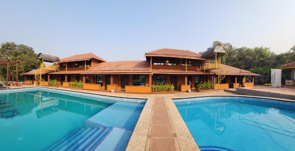 Bazén v ubytování MAP RESORT nebo v jeho okolí