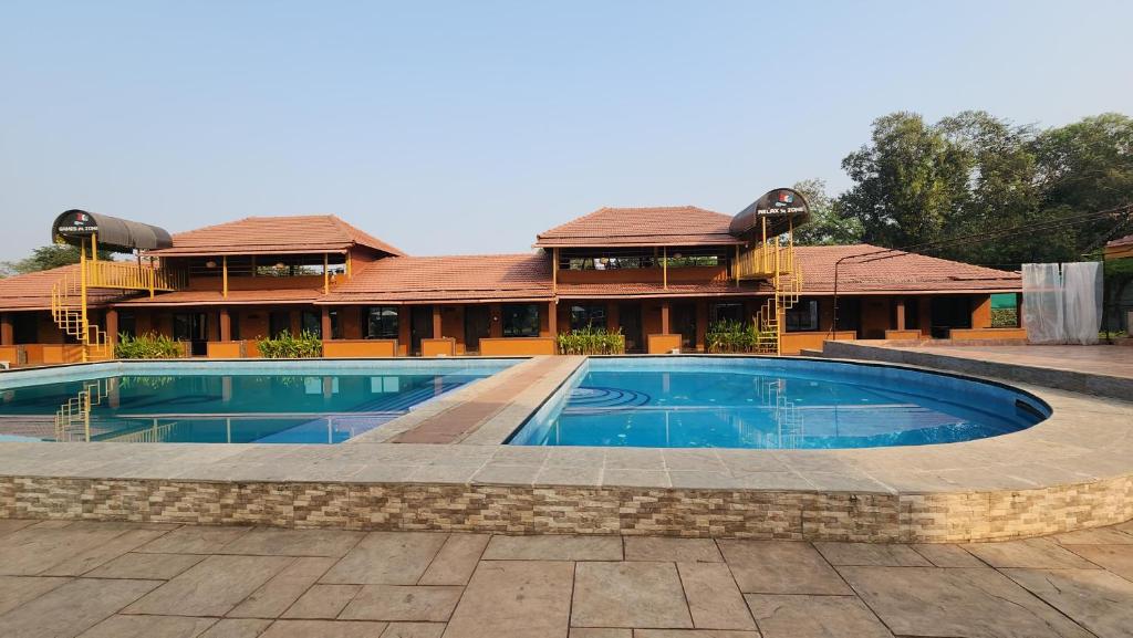 Bazén v ubytování MAP RESORT nebo v jeho okolí